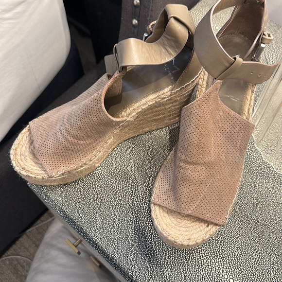 Marc Fisher Wedges - Picture 5 of 5